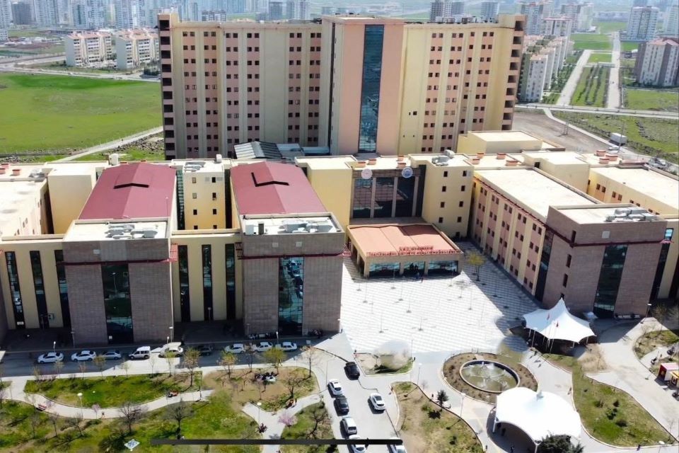 Gazi Yaşargil EAH’de 60 Yataklı 3. Basamak Yoğun Bakım Ünitesi Hizmete Açıldı