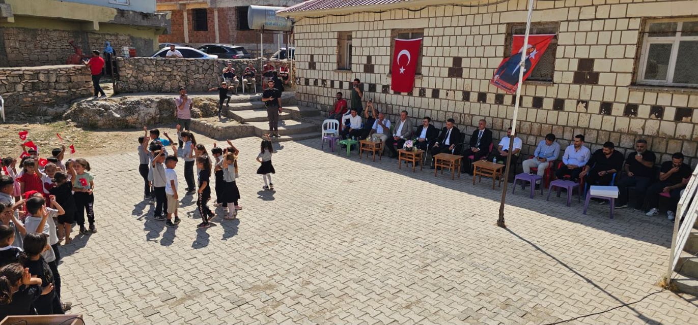 Dicle İlçesinde Dede İlkokulu’nda İlköğretim Haftası coşkuyla kutlandı