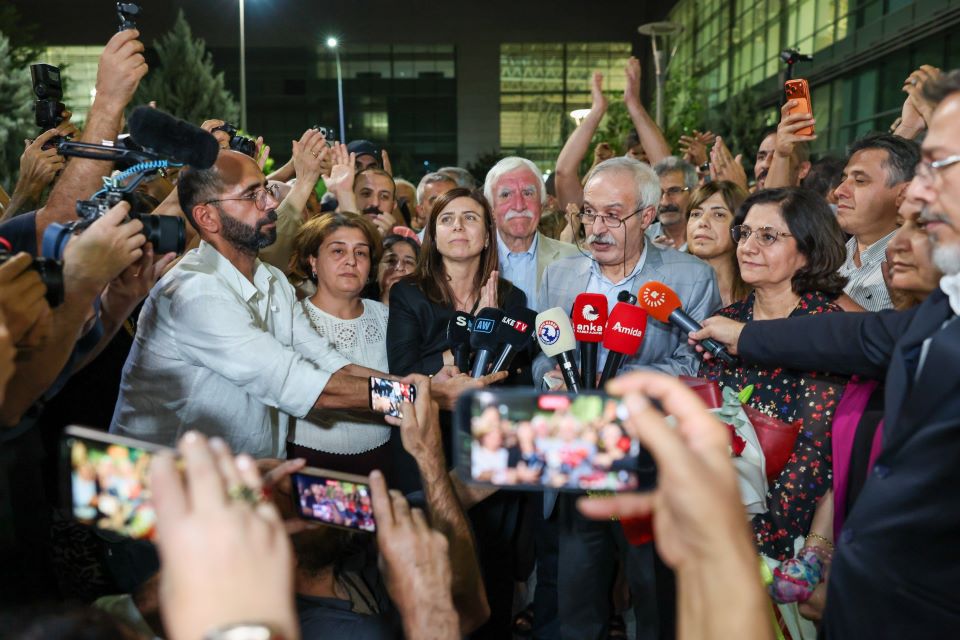 Selçuk Mızraklı Diyarbakır Havaalanı’nda karşılandı