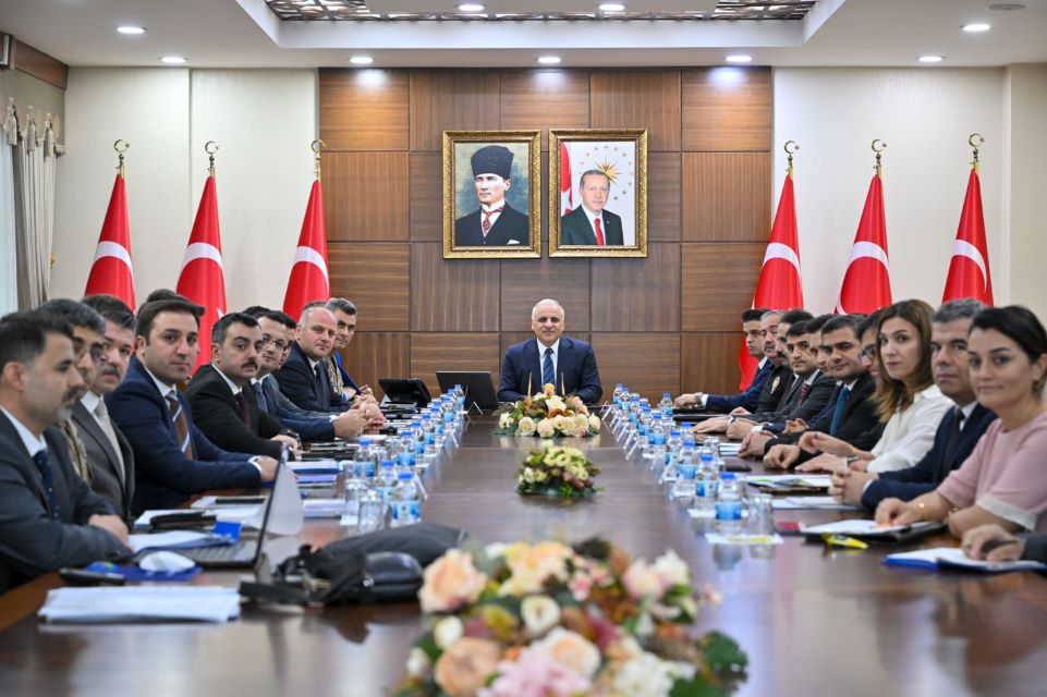 DİYARBAKIR’DA ÖĞRENCİLERİN GÜVENLİĞİ İÇİN TEDBİRLER ARTIRILIYOR
