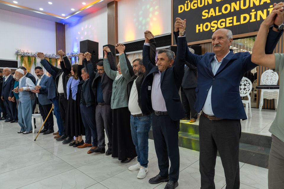 Eşbaşkan Ay, husumetli ailelerin barış buluşmasına katıldı