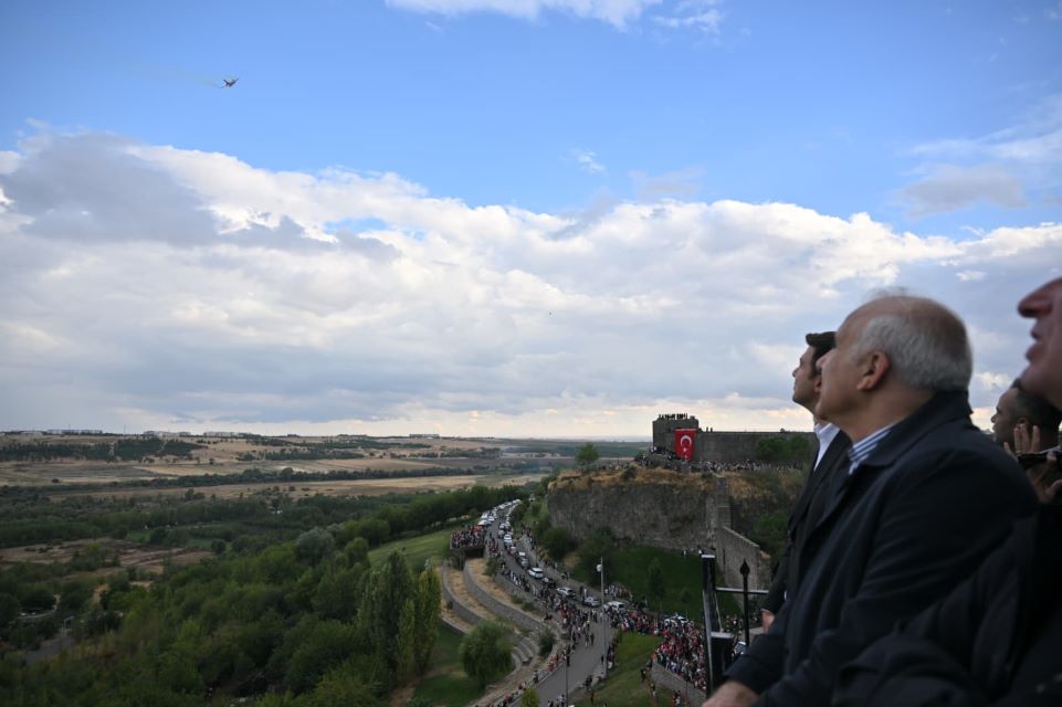 SOLOTÜRK’TEN DİYARBAKIR SEMALARINDA GÖSTERİ UÇUŞU