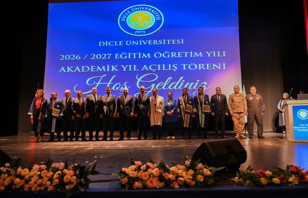 VALİ MURAT ZORLUOĞLU, DİCLE ÜNİVERSİTESİNİN AKADEMİK YIL AÇILIŞ TÖRENİNE KATILDI
